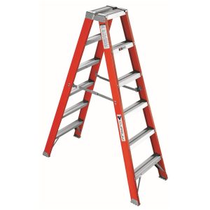 Escalera tijera doble acceso de fibra de vidrio Cuprum 1,82 m serie 530-06, roja